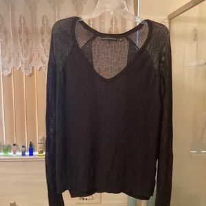 Rock & Republic 🎶 black M long sleeve shirt with a touch of ✨ sparkles.